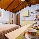 Gostinjska kuća & Chiara 3*