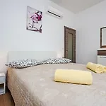 Gostinjska kuća & Chiara 3*