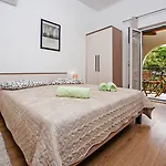 Apartments&rooms Chiara